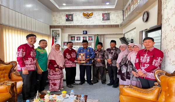 MTsN 3 Lima Puluh Kota Terima Kunjungan Studi Komparatif MTsN 2 Kota Pariaman